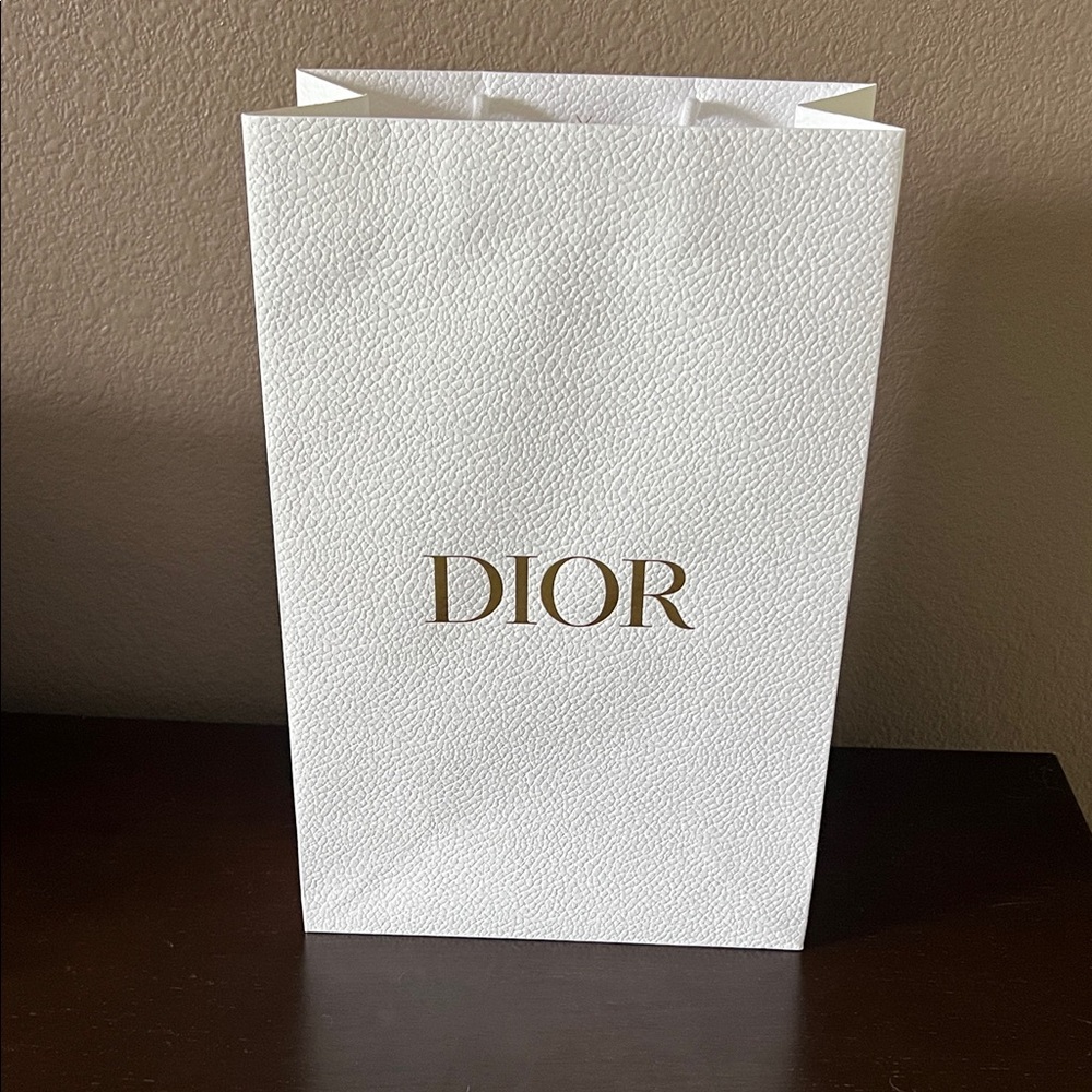 Dior medium paper shopping bag white and gold